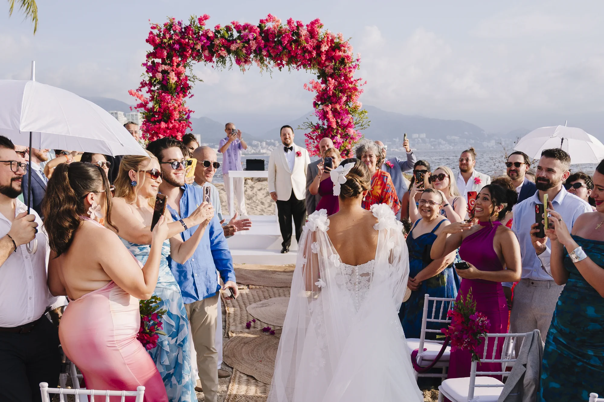Entrada de la novia junto a sus invitados